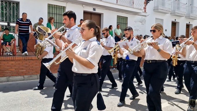 La Banda de la Paz de Málaga Cierra su Etapa con la Hermandad de la Salud tras 21 Años de Acompañamiento