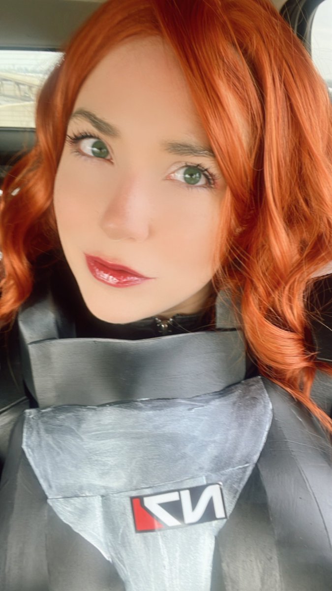 I’m Commander Shepard and #DreamHack is my favorite convention on the Citadel