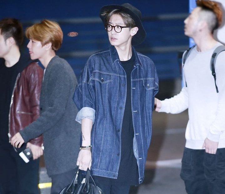 Chanyeol with glasses are hot