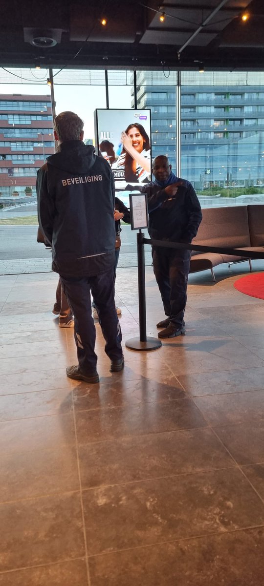 Deze week stond in het teken van afwisselende evenementen, hoog risico beveiligingsopdrachten en nieuwe beveiligingsopdrachten. Ondanks dat het af en toe best spannend en hectisch was, hebben onze beveiligers alles uitstekend uitgevoerd en bewezen dat zij altijd paraat staan,