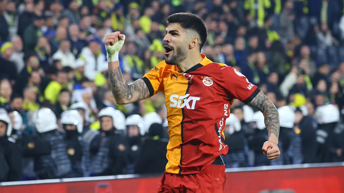 secondplunge's tweet photo. tarihimizin en iyi sol bek rotasyonu galiba https://t.co/v5FS6nvN1A