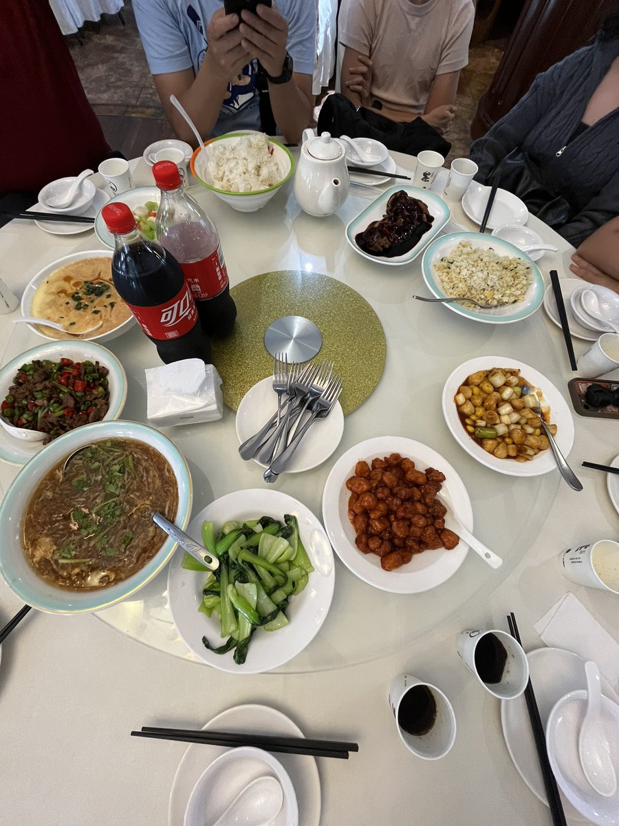 aaronjamesdude's tweet photo. Mga foods dun https://t.co/4PXsNma4Gd