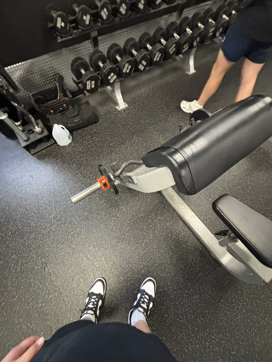 Next season i’m gonna be unstoppable!! Morning arms lift!! Dms are open! #glorytogod #football #Grinding