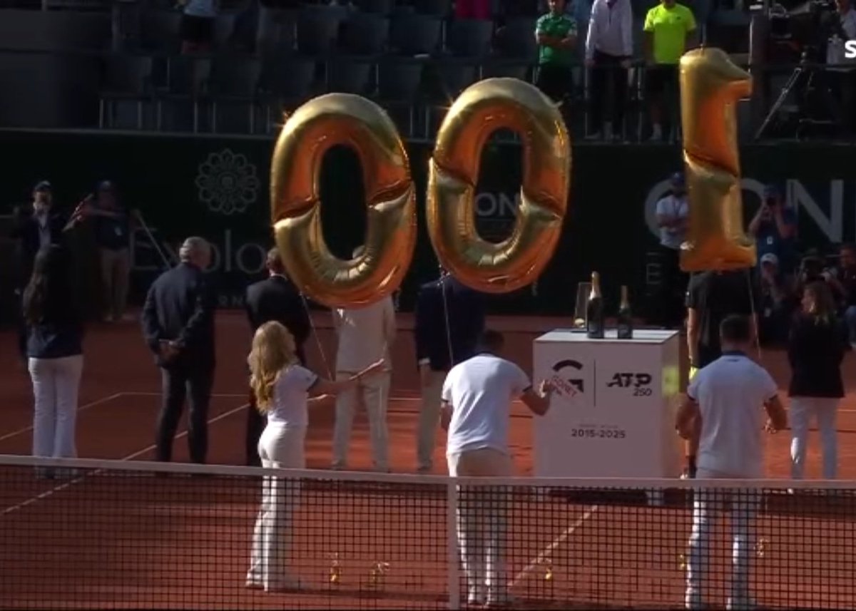 HIC1996ZINEB's tweet image. #Djokovic #GenevaOpen #GOAT  100V.M Merci Djoko for keeping tennis🎾🎾 like old school with all heart for the good next  N #RolandGarros 👏🏻🔥🤌🏻💚🤎 and best wishes for the 25 G.M 🫧🫧🫶🏻🫂 ✨️