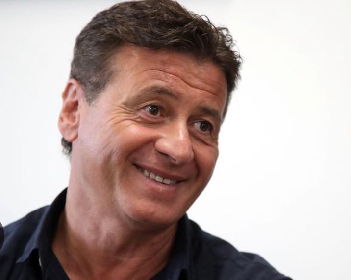 Il a construit un club, porté un rêve, soulevé un bouclier.
Laurent Marti, c’est <a href="/UBBrugby/">Union Bordeaux Bègles</a> !
Cet homme est grand #Bergerac #Rugby #ChampionsCup !