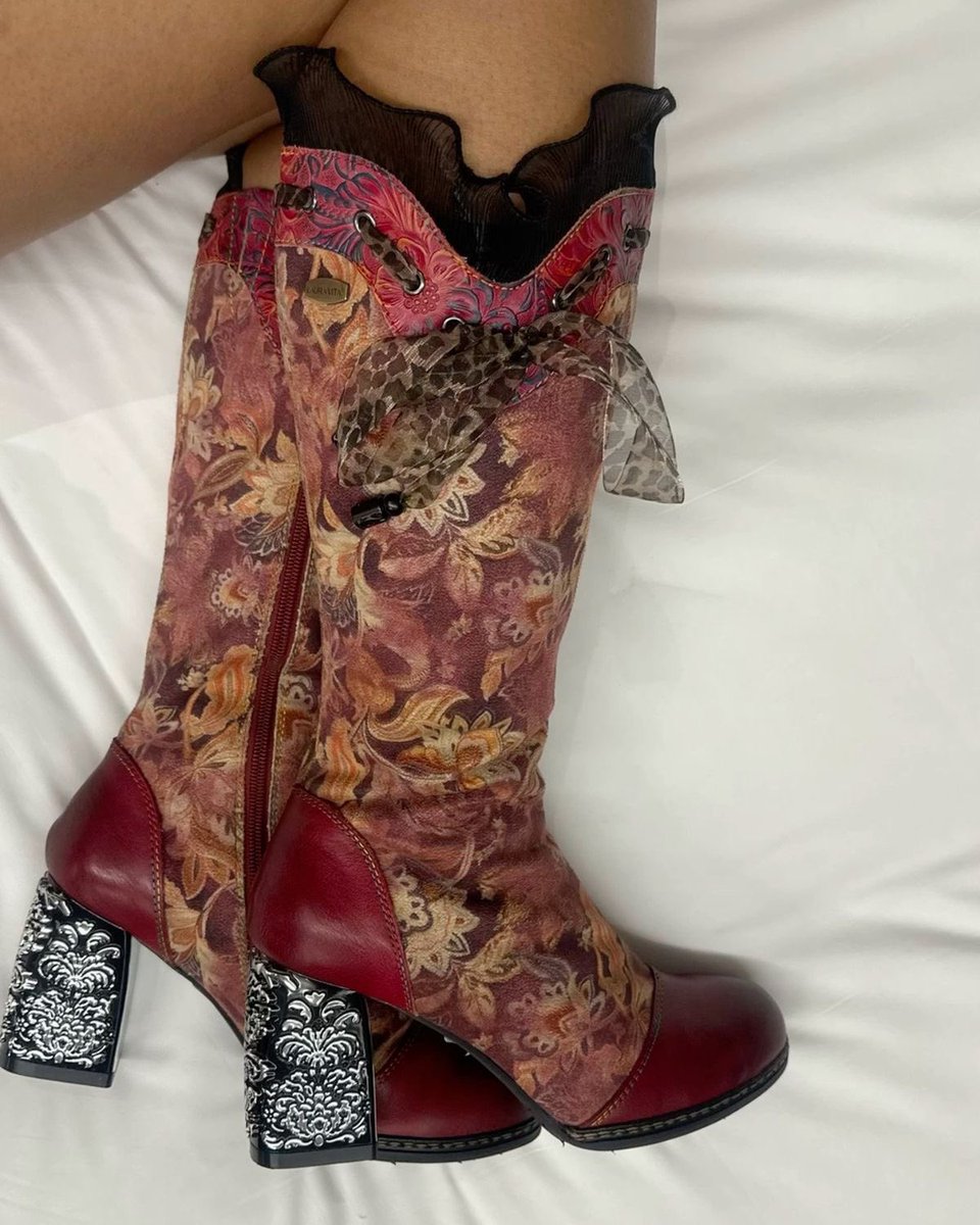 pinkglitterie's tweet photo. Boots with different patterns and textures>>>> https://t.co/yvd8e6NGBX