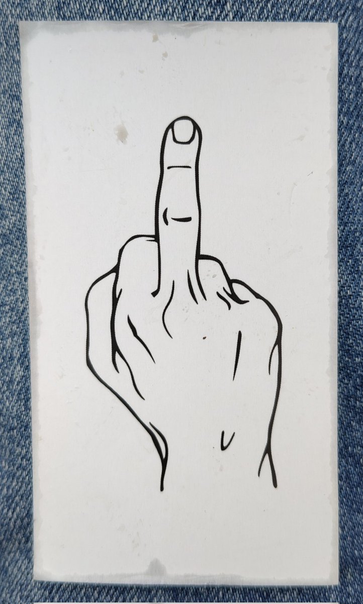 Krijg vandaag dit kaartje achter mijn voorruit... Misschien even nadenken een volgende keer dat iemand ook verkeerd kan staan doordat voorgangers ernaast al verkeerd geparkeerd stonden. #Hoofddorp | #McDonalds | #Parkeren