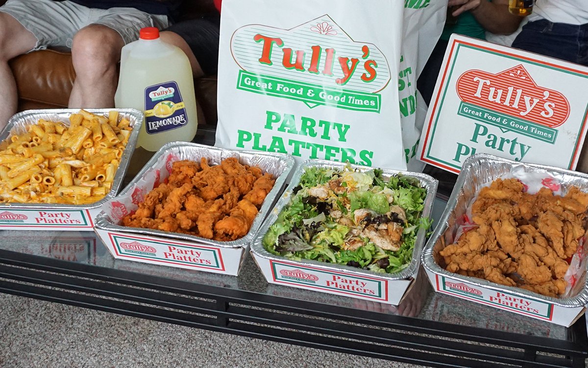 Bring the party to the table with Tully’s Party Platters 🥳 Treat your grad 🎓 to the celebration they deserve!
.
.
.
.
#partyplatter #partyfood #grad #gradparty #graduationparty #classof25