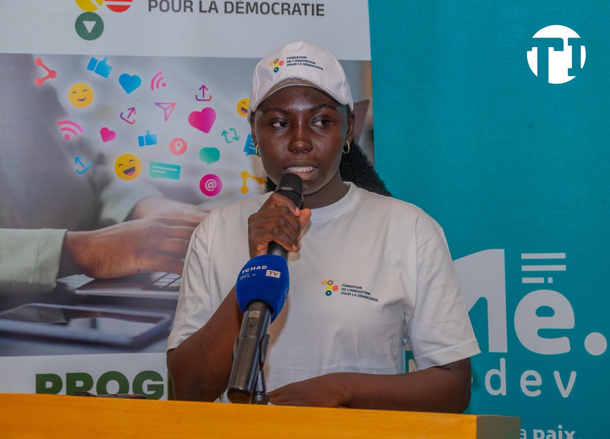 tchadinfos's tweet photo. Pendant trois jours, 25 jeunes ont participé à un atelier de formation à #NDjamena, axé sur la création de contenus numériques. Initié par l’ONG Médias pour le développement (#MEDEV) et la Fondation pour l’innovation et la démocratie, l’événement visait à former une nouvelle génération d’acteurs engagés pour le numérique et la démocratie.
Les participants ont été outillés en vidéo, photographie, fact-checking, podcasting et gestion de communautés en ligne. Une formation pratique et dynamique qui leur a permis de maîtriser des outils essentiels pour évoluer dans l’espace numérique.
La clôture de l’atelier a été marquée par la signature d’un accord de partenariat entre les deux structures organisatrices, réaffirmant leur volonté commune de promouvoir un numérique inclusif au service du développement. #Tchad🇷🇴