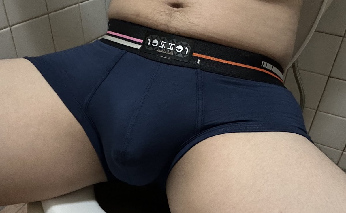 是新內褲😳
終於也有rezzer的內褲了😆
感謝 <a href="/135790QAZ/">內褲控</a> 幫忙團購