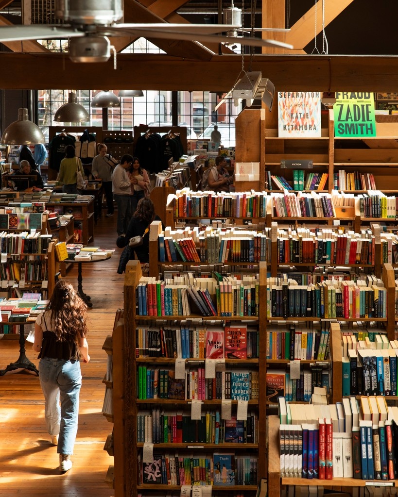 ElliottBayBooks's tweet image. Plan a visit to the bookstore on your long weekend! 🗓️
#memorialdayweekend #indiebookstore #elliottbaybookcompany