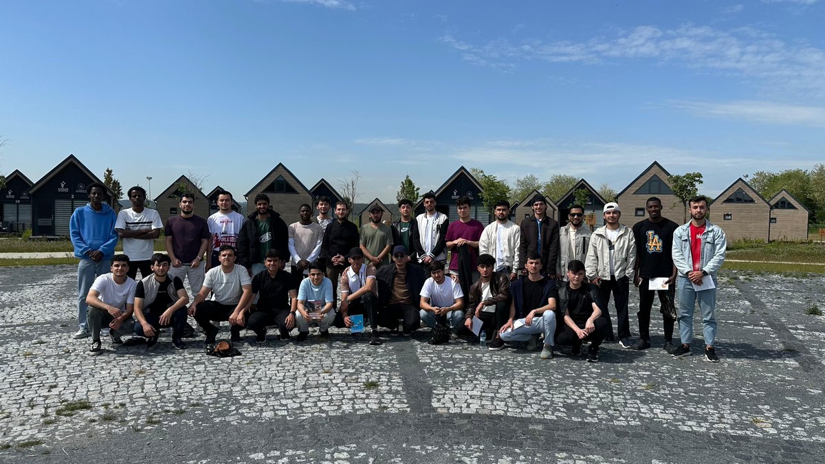 20-22 Mayıs tarihleri arasında düzenlenen kampımız, yoğun katılım ve coşkulu bir atmosferle gerçekleşti. İstanbul’un farklı üniversitelerinden gelen uluslararası öğrenciler, dolu dolu üç gün boyunca hem eğlendi hem de kendilerini geliştirme fırsatı buldu.