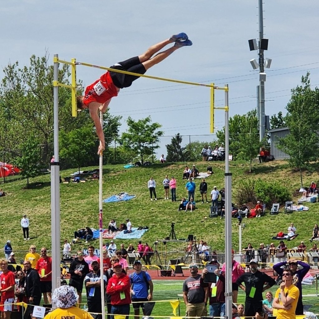 mpsdragons's tweet photo. Griffin Jordan is your 2025 Class C State Champion in Pole Vault with a jump of 14'-6"! Congratulations! 🐉 🏅  #weRmadison https://t.co/ZVxvX92GPH
