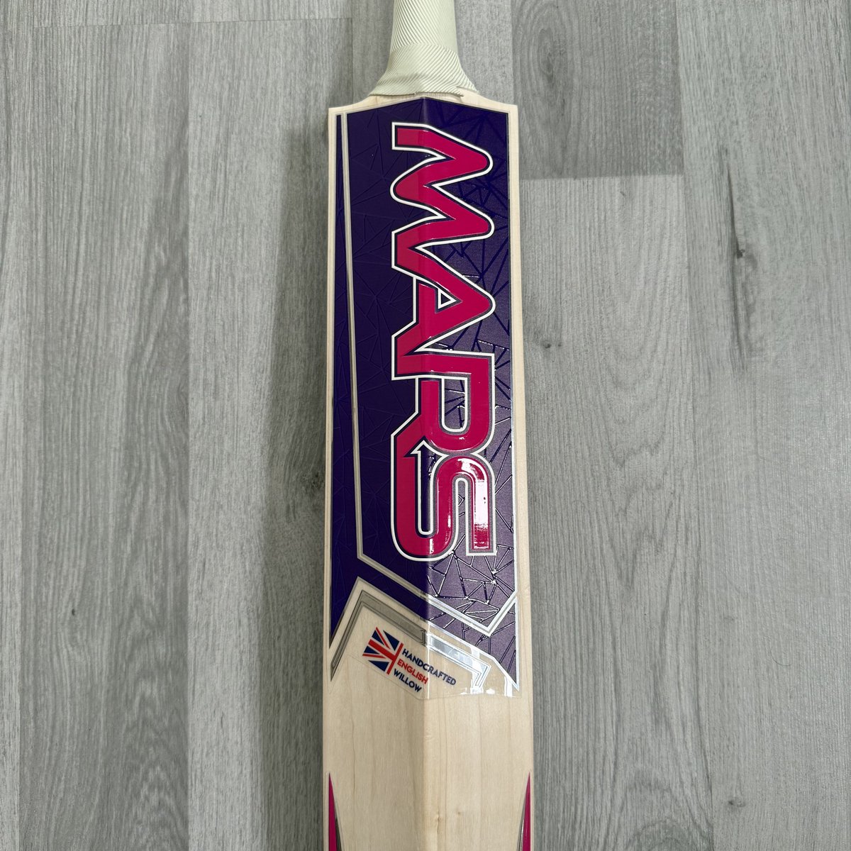 marscricket's tweet photo. Not just a bat — the perfect transition weapon ⚡
Hydra brings balance, finesse, and just the right edge.
Would you choose this over a heavier stick? Let us know below.

#MarsHydra #LightPickUp #CricketReady https://t.co/fgkVvGLy84