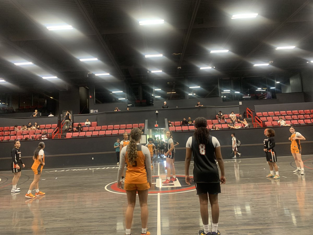 Gregg Rosenberg (@greggrosenberg1) on Twitter photo At the AOG Memorial Day Classic. We have Locked in Elite 16 vs Desert Dream Elite 17. <a href="/PGHArizona/">Prep Girls Hoops Arizona</a> <a href="/CedricCobb_/">©ed®️i© Cobb™</a> At the AOG Memorial Day Classic. We have Locked in Elite 16 vs Desert Dream Elite 17. <a href="/PGHArizona/">Prep Girls Hoops Arizona</a> <a href="/CedricCobb_/">©ed®️i© Cobb™</a>