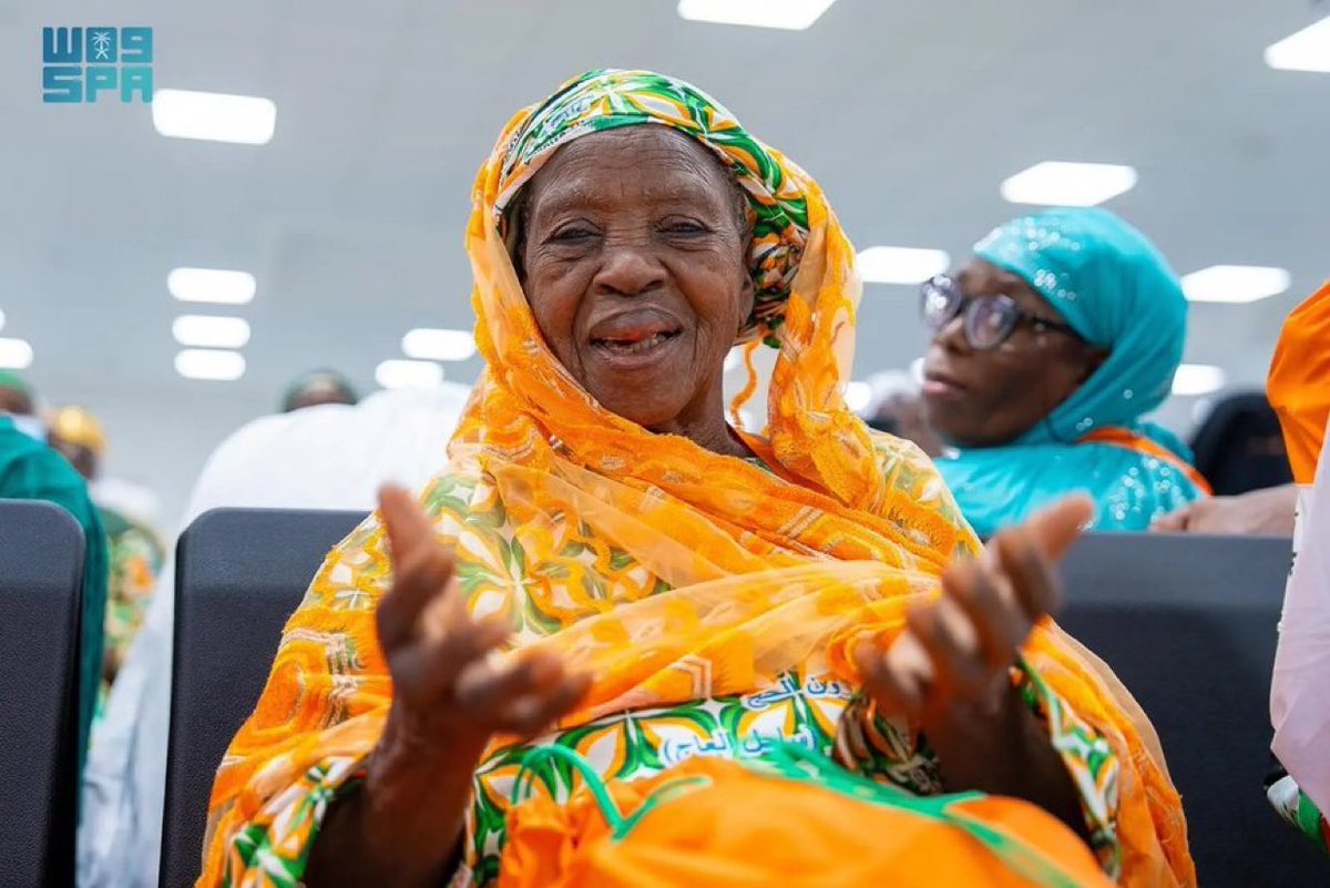 🔔| الشبكة السعودية الإخبارية #SNN

خبر اليـوم: رحلة إيمانية بعد سبعين عامًا من الانتظار مبادرة طريق مكة

#مبادرة_طريق_مكة تفتح أبواب الرحلة الإيمانية للحاجة سارة بعد انتظار دام سبعين عامًا، لتصبح أمنيتها حقيقة وتنطلق نحو مكة بكل #يسر_وطمأنينة١٤٤٦هـ.

كل جديد يصلك، تابعنا