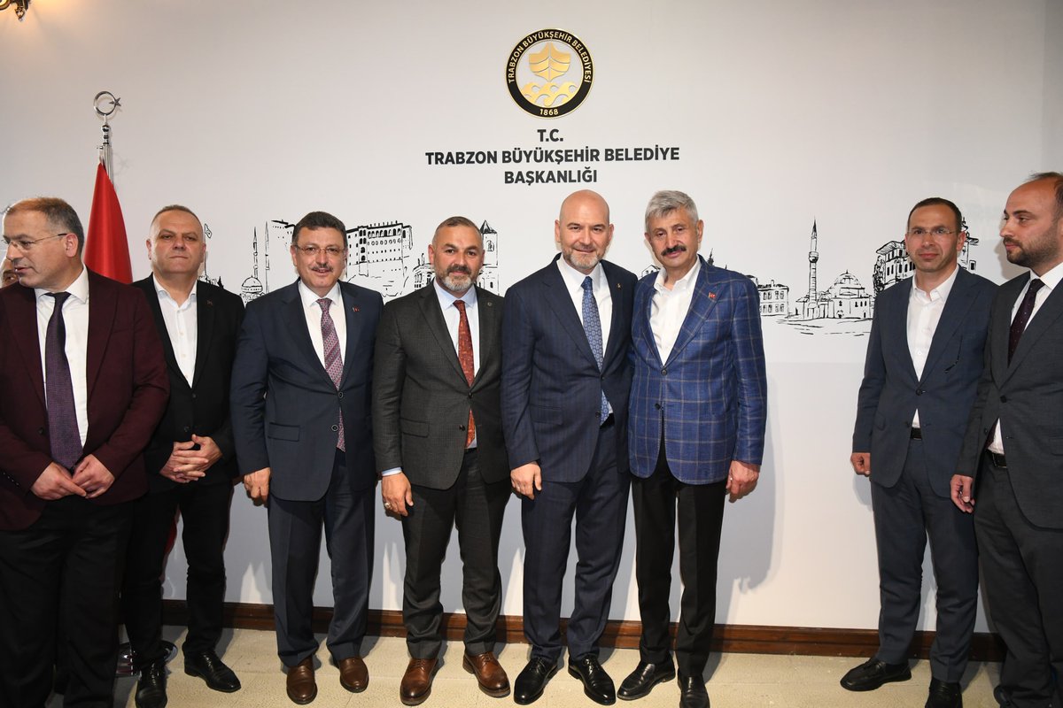 _hamzabilgin's tweet photo. Trabzon Büyükşehir Belediyesi Gençlik Meclisinin düzenlemiş olduğu Gençlik Akademileri kapsamında, önceki dönem İçişleri Bakanımız ve TBMM İçişleri Komisyonu Başkanımız Sn. Süleyman Soylu’nun teşrifiyle gerçekleştirilen Kamu Diplomasisi programında gençlerimizle bir araya geldik. https://t.co/2uRF7Nd4ge