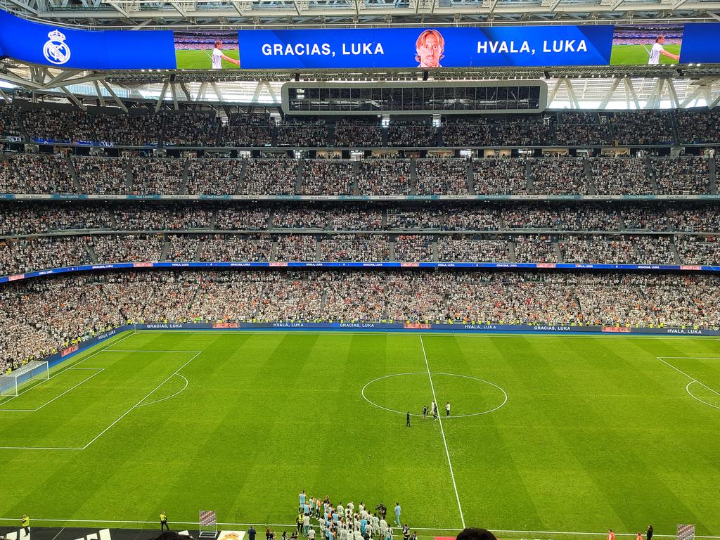 "No llores porque terminó,sonríe porque sucedió ".Madrid siempre será tu casa <a href="/lukamodric10/">Luka Modrić</a>