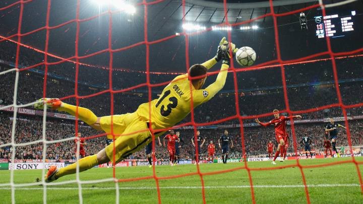 Jan Oblak, mejor portero de la Historia <a href="/Atleti/">Atlético de Madrid</a> no viaja a Girona y ya es, oficialmente, TROFEO ZAMORA 2024-25; con 30 goles en 36 partidos y un promedio de 0,833. 

Se convierte así en el PRIMER PORTERO QUE CONSIGUE 6 TROFEOS ZAMORA 🏆

Nuestro orgullo es absoluto. ¡Enhorabuena!