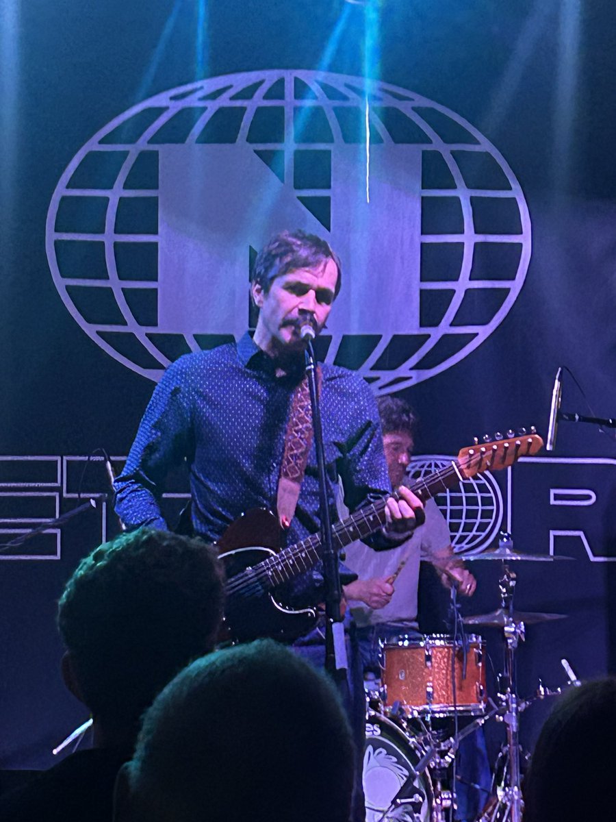 sll_powell's tweet photo. It’s always a good night when watching @TheBluetones play live 💙 https://t.co/JNcnZyiQlN