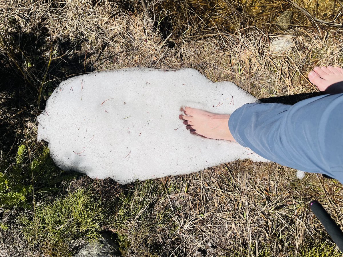 elmand21st's tweet photo. Still snow in the mountains. https://t.co/S3duhxLF3w
