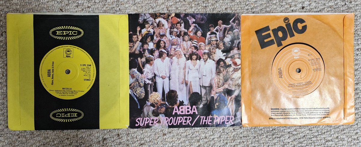 Having a 2 hour break in Plymouth earlier had its advantages!
The Vinyl Vault Agnetha quotient has been increased!
#dlxp