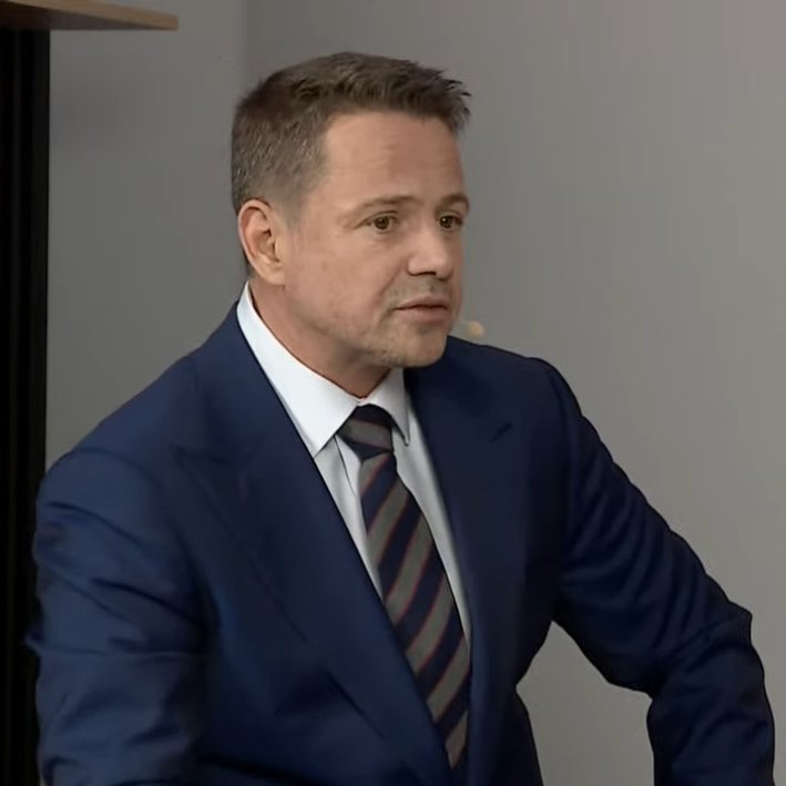 BBochenczak's tweet photo. Mamy pierwsze ustalenia! Rafał Trzaskowski nie podniesie podatków i pójdzie w Marszu Niepodległości! 😉 https://t.co/IBQKmdedpU