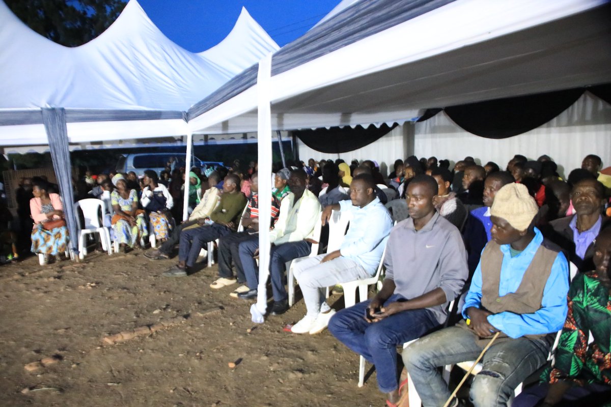 Rutsiro District (@rutsirodistrict) on Twitter photo #Rutsiro: mu murenge wa Musasa, Akagari ka Nyarubuye habereye ijoro ryo #Kwibuka31 #Jenoside yakorewe #Abatutsi mu 1994. Umushyitsi Mukuru ni Visi Meya Ushinzwe Ubukungu <a href="/EmmaUwizeyimana/">Emmanuel Uwizeyimana</a> ari kumwe na na Visi Meya Ushinzwe imibereho myiza <a href="/ChantalU91357/">Chantal Umuganwa</a>. "Twibuke twiyubaka!" #Rutsiro: mu murenge wa Musasa, Akagari ka Nyarubuye habereye ijoro ryo #Kwibuka31 #Jenoside yakorewe #Abatutsi mu 1994. Umushyitsi Mukuru ni Visi Meya Ushinzwe Ubukungu <a href="/EmmaUwizeyimana/">Emmanuel Uwizeyimana</a> ari kumwe na na Visi Meya Ushinzwe imibereho myiza <a href="/ChantalU91357/">Chantal Umuganwa</a>. "Twibuke twiyubaka!"
