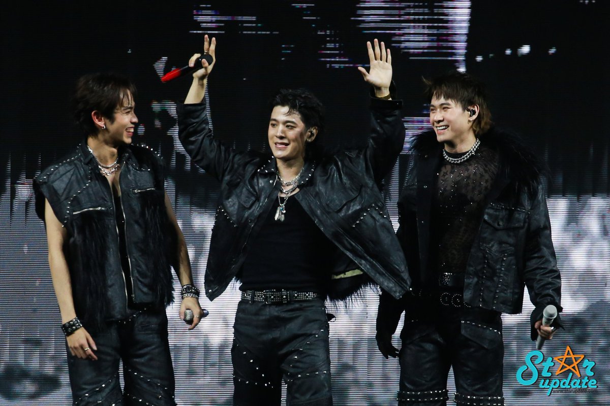 3 หนุ่มรุ่นพี่TPOPตัวท็อป #TRINITY_TNT มาพร้อมโชว์แบบจัดเต็มในคอนเสิร์ตสุดPOP!  #GOTCHAPOP3  

#JackieJackrin #XXSIVK #ThirdLapat