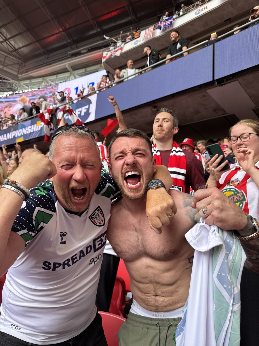 Beefy 🏦 (@b3efy22) on Twitter photo Lost my grandad in January, wore his watch to Wembley today. Emotional wreck here. Fucking love my team to bits. #SAFC <a href="/SunderlandAFC/">Sunderland AFC</a> Lost my grandad in January, wore his watch to Wembley today. Emotional wreck here. Fucking love my team to bits. #SAFC <a href="/SunderlandAFC/">Sunderland AFC</a>