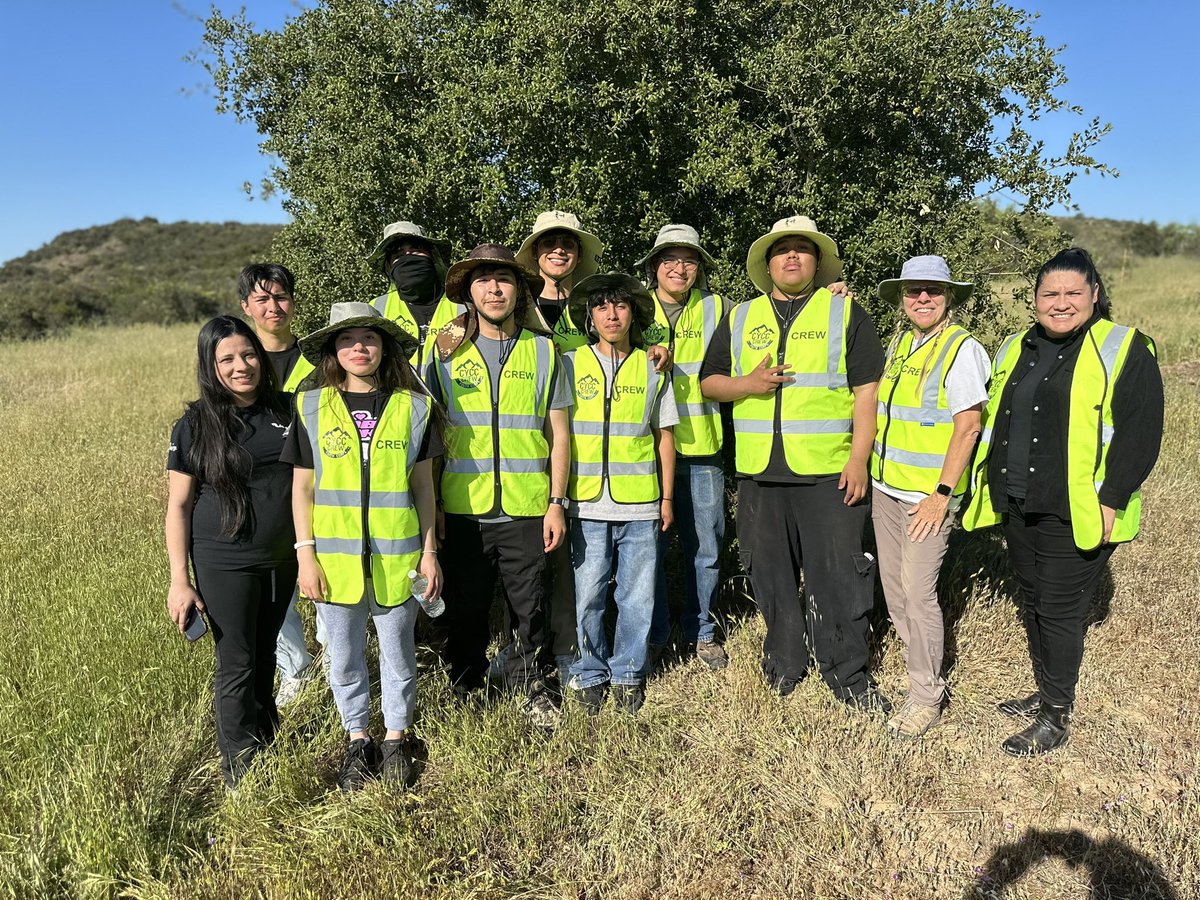 NPHS students ditch. 🧑‍🎓🧑‍🎓Well not really. But you should know what ditching is. These amazing high school students not only get all of their test and end of year exams done they volunteer after school at Safe Passage. They are setting the pace. You should be proud of them. They