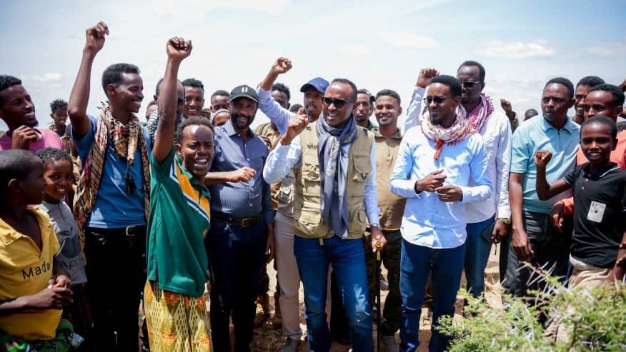 Today, my delegation and I arrived in Moqokori town in the Hiiraan region, where I delivered medical supplies to local heroes who are standing firm with the National Army in the battle against terrorists. Sodma is committed to playing its role in the stabilization and liberation