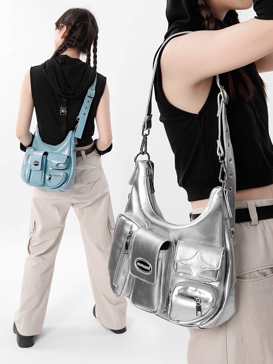 lattaecart's tweet image. — 🛒 #lattaesells 

✦ moreusee crossbody bag (silver)

→ ₱2,000 + pf + lsf
→ only used once
→ with dust bag
→ onhand

 ˒  mop: gcash, seabank
 ˒  mod: direct jnt or sdd
 ˒  loc: metro manila / rizal

🏷 wts lfb ph concert bag shoulder sling ootd y2k kpop anime acubi
