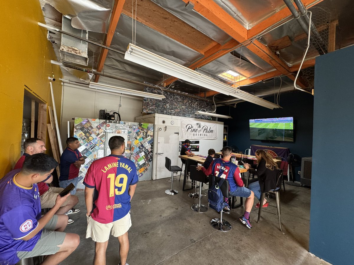 Penya Blaugrana Fresno (@fcb_fresno) on Twitter photo Saludos de la Penya Blaugrana de Fresno en California!! Vamos Barça Femenil! A Ganar una Champions League más!! 💙❤️
<a href="/DAZN_ES/">DAZN España</a> <a href="/DAZN_Sport/">DAZN Sport</a> <a href="/SandraRiquelme_/">Sandra S. Riquelme</a> <a href="/VirginiiiaTr/">Virginia Torrecilla</a> <a href="/andreaSeguraS/">Andrea Segura</a> <a href="/UWCL/">UEFA Women’s Champions League</a> <a href="/DAZNWFootball/">DAZN Women's Football</a> <a href="/BarcaFem/">Barça Femení</a> <a href="/VeroBoquete/">Verónica Boquete</a> Saludos de la Penya Blaugrana de Fresno en California!! Vamos Barça Femenil! A Ganar una Champions League más!! 💙❤️
<a href="/DAZN_ES/">DAZN España</a> <a href="/DAZN_Sport/">DAZN Sport</a> <a href="/SandraRiquelme_/">Sandra S. Riquelme</a> <a href="/VirginiiiaTr/">Virginia Torrecilla</a> <a href="/andreaSeguraS/">Andrea Segura</a> <a href="/UWCL/">UEFA Women’s Champions League</a> <a href="/DAZNWFootball/">DAZN Women's Football</a> <a href="/BarcaFem/">Barça Femení</a> <a href="/VeroBoquete/">Verónica Boquete</a>