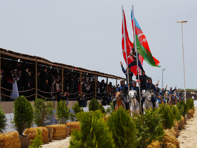 AzertacEs's tweet photo. El Presidente de #Türkiye asiste en #Estambul al espectáculo #ecuestre azerbaiyano con caballos de #Karabaj
https://t.co/C5xLuHOwRg
@RuslanRzayev_ 
@AzDipUruguay 
@MehdiMammadov_ 
@MATalibli 
@RamizHasanov_ 
@RamziTeymurov https://t.co/zvJrjKowrV