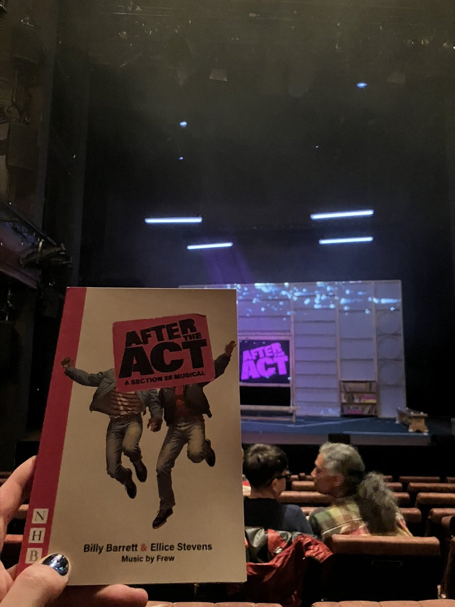 Back to reviewing tonight, this time at <a href="/royalcourt/">Royal Court</a> to see ‘After The Act’ 🏳️‍🌈🏳️‍⚧️ 

Review to come on <a href="/ATDazzles/">All That Dazzles</a> 🎭