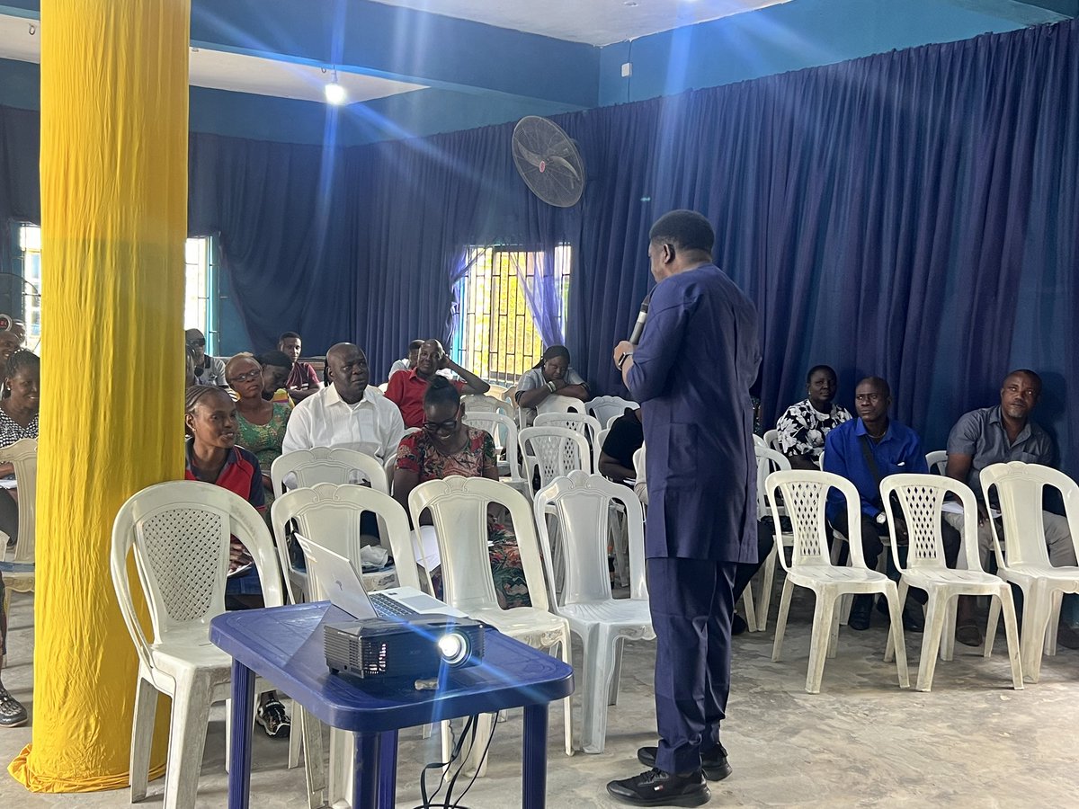Dr. Segun MANUEL | Customer Service Trainer tweet media