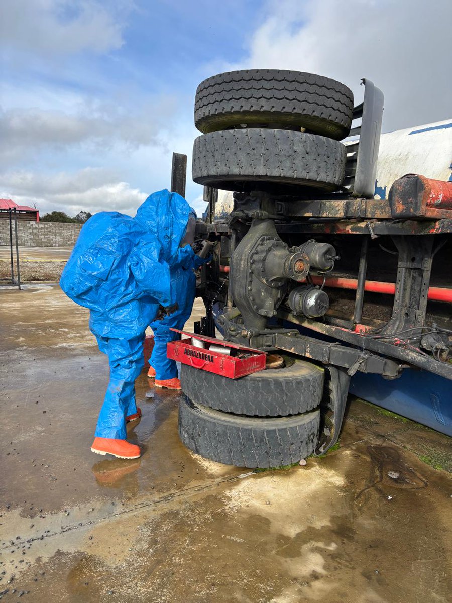 Grupo HazMat acreditado de Puerto Montt se encuentra realizando ejercicio en el marco de su programa de capacitación  <a href="/CBPM1865/">Cuerpo de Bomberos de Puerto Montt</a> <a href="/BomberosdeChile/">Bomberos de Chile</a> <a href="/SNOBomberos/">Sistema Nacional de Operaciones</a>