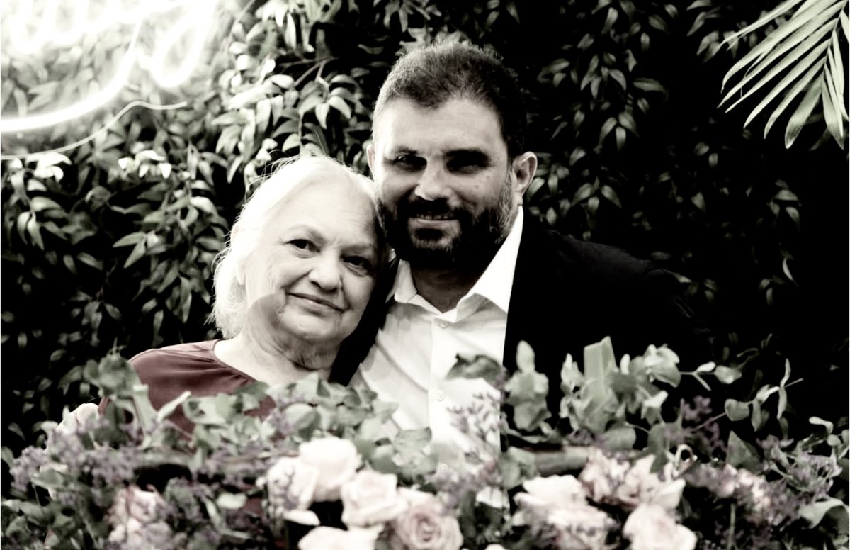 Hoje nos unimos em oração à família do amigo bispo JB Carvalho, pela partida de sua mãe, irmã Maria Araújo Madeiro. Mulher de Deus, de fé firme, cujo legado permanecerá. Que o Senhor console os corações e a certeza da vida eterna nos fortaleça. 🙏🏼