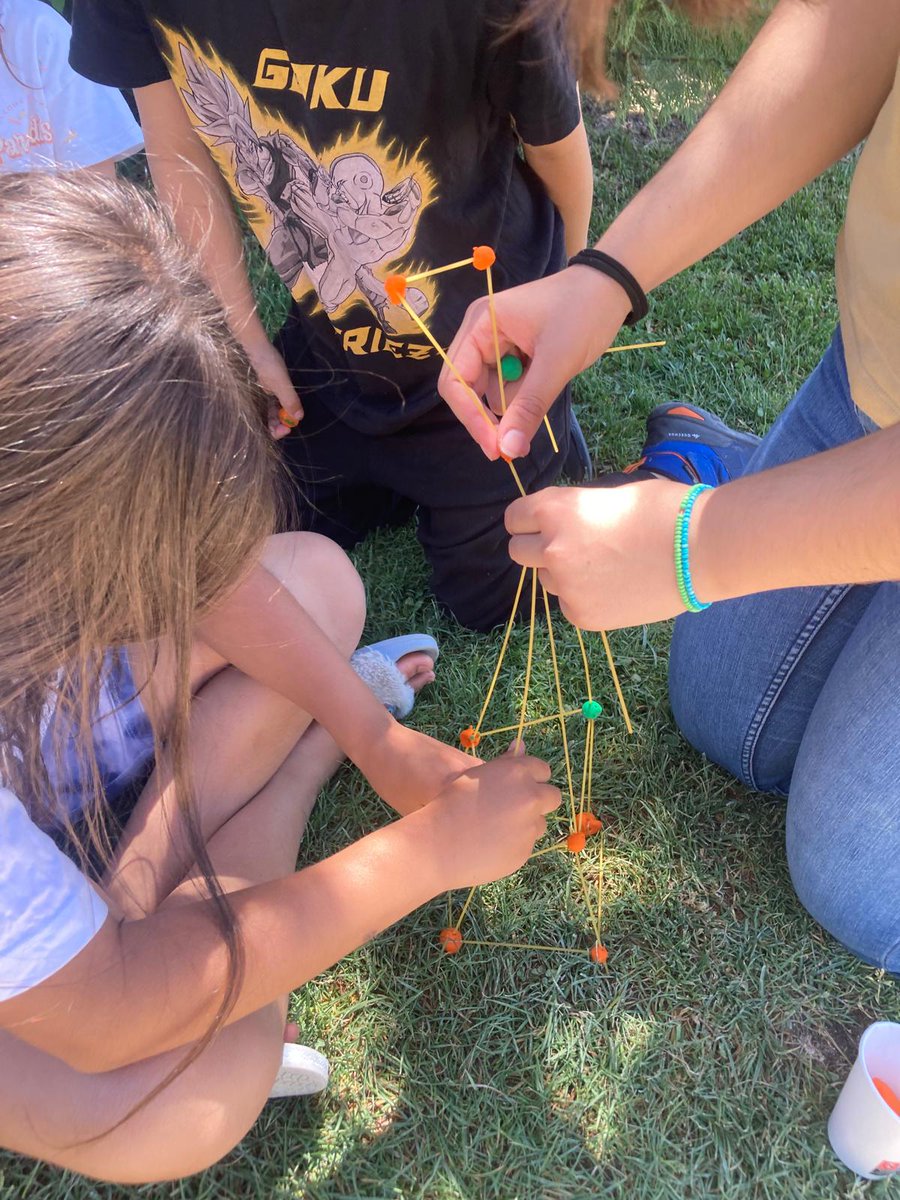 SantEgidioMad's tweet image. ¡Llegó la primavera a la Escuela de la Paz!  En el Parque Europa,  mañana de diversión, juegos y convivencia con los @JovenesxPazMad y  niños/as de nuestras escuelas. #EducaciónparalaPaz
