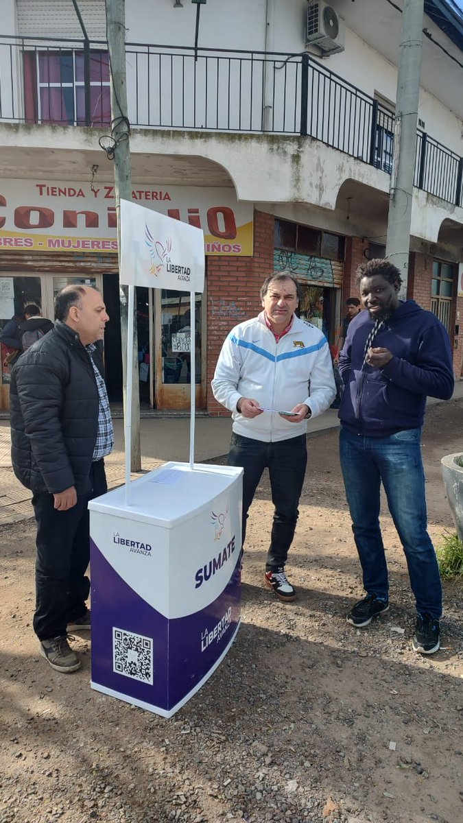 Cada día se suman más platenses a las ideas de la libertad, quieren una ciudad con más libertades y menos burocratica, más seguridad. Hoy estuvimos en Lisandro Olmos en el oeste. <a href="/JMilei/">Javier Milei</a> <a href="/PatoBullrich/">Patricia Bullrich</a> <a href="/jpabloallan/">Juan Pablo Allan</a> <a href="/JuanesOsaba/">Juanes Osaba</a> <a href="/SolePedernera1/">Sole Pedernera</a> <a href="/Matiasdeu/">Matías de Urraza</a> <a href="/Carlos_iibar/">Carlos Ibarra 🇦🇷</a> <a href="/juani_ibar/">🇦🇷 Juani Ibarra 🗽</a>