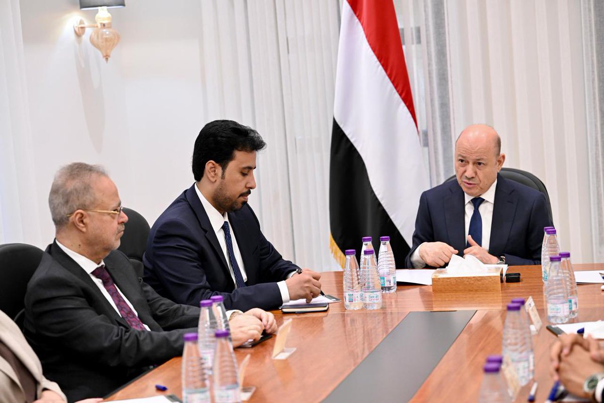 #عاجل  محمد الغيثي :

لسنا من يقبل حلول قاصرة، ورغم التحديات والتعقيدات السياسية والعسكرية والاقتصادية، يجب ان يكون الحل النهائي "دولة جنوبية كاملة السيادة" … ولا خيار آخر