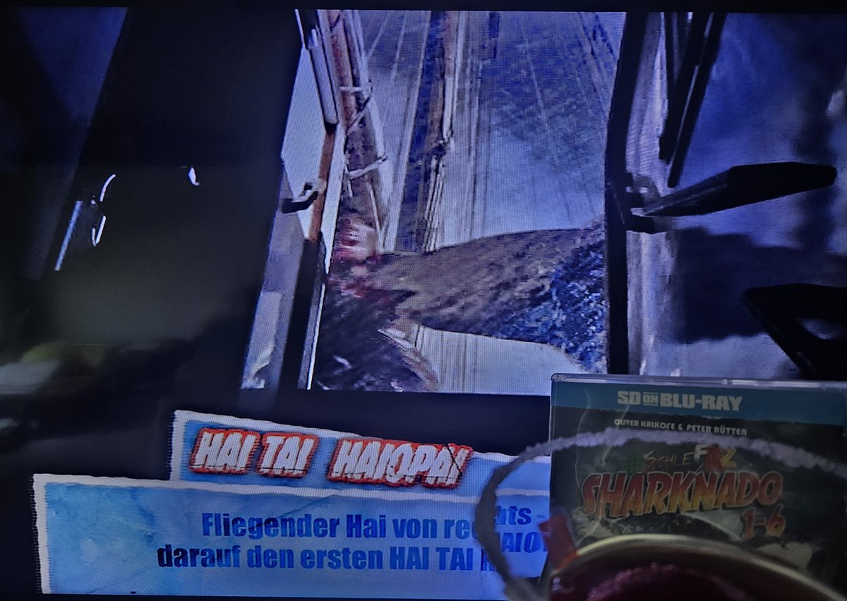 AliceN33dCOOKI3's tweet image. Ein #Schlefaz am Abend mit Alkohol und Haien 😅
Grüße gehen raus an @_PeterRuetten_ und @twitkalk 👋🍸