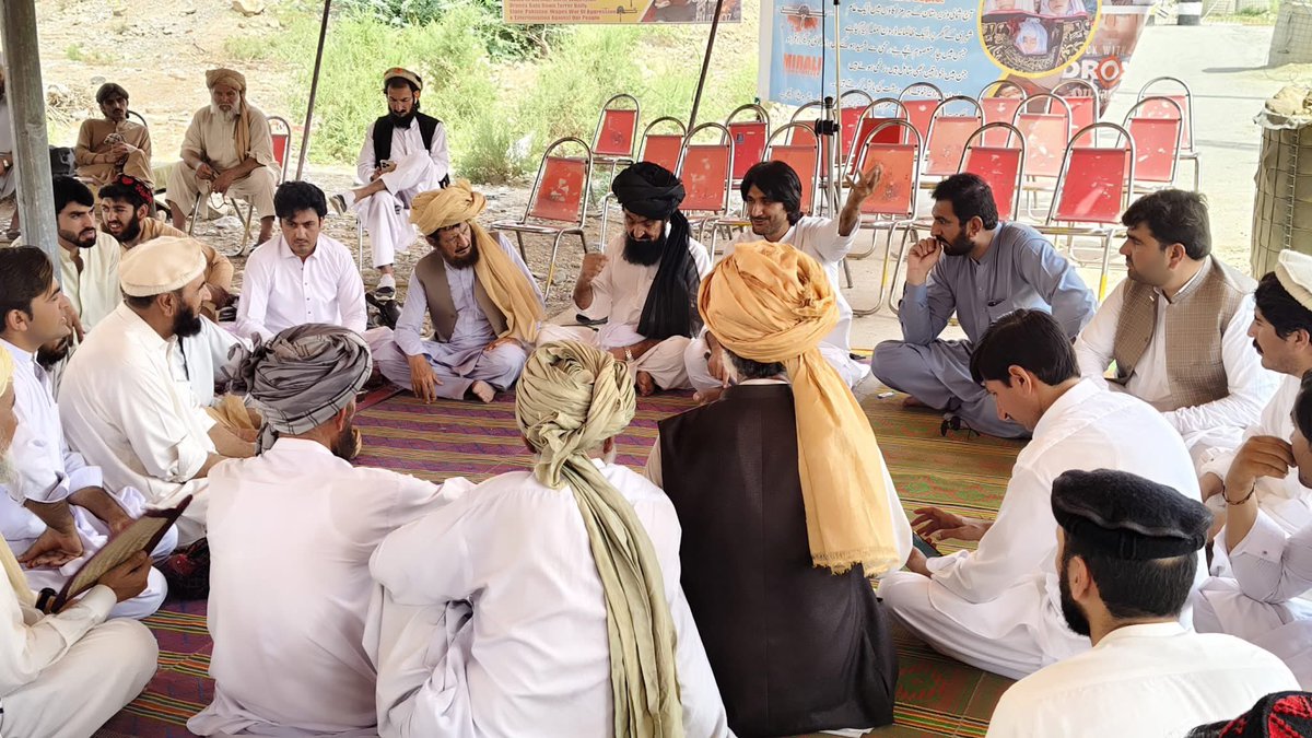 Ahsan Dawar (@aj_dawar) on Twitter photo Today joined #MirAliSitIn along with <a href="/NDM_Official/">National Democratic Movement</a>’s Prov: GS <a href="/NadeemAskar2/">Nadeem Askar</a> other Party fellows and shared the grief of father of 4 martyred kids who lost his children in US sponsored war. Party will stand high in any stance the tribe decide. Today joined #MirAliSitIn along with <a href="/NDM_Official/">National Democratic Movement</a>’s Prov: GS <a href="/NadeemAskar2/">Nadeem Askar</a> other Party fellows and shared the grief of father of 4 martyred kids who lost his children in US sponsored war. Party will stand high in any stance the tribe decide.