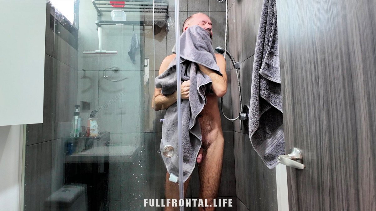 Ahhh, a hot shower in #CDMX! I never really got used to only cold showers during our 3 months on the Oaxaca coast. 

A new travel &amp; nudist video from Mexico City is coming this weekend!

👉 FullFrontal.Life

#NormalizeNudity #NudityIsNatural #MenShowering #Naturism