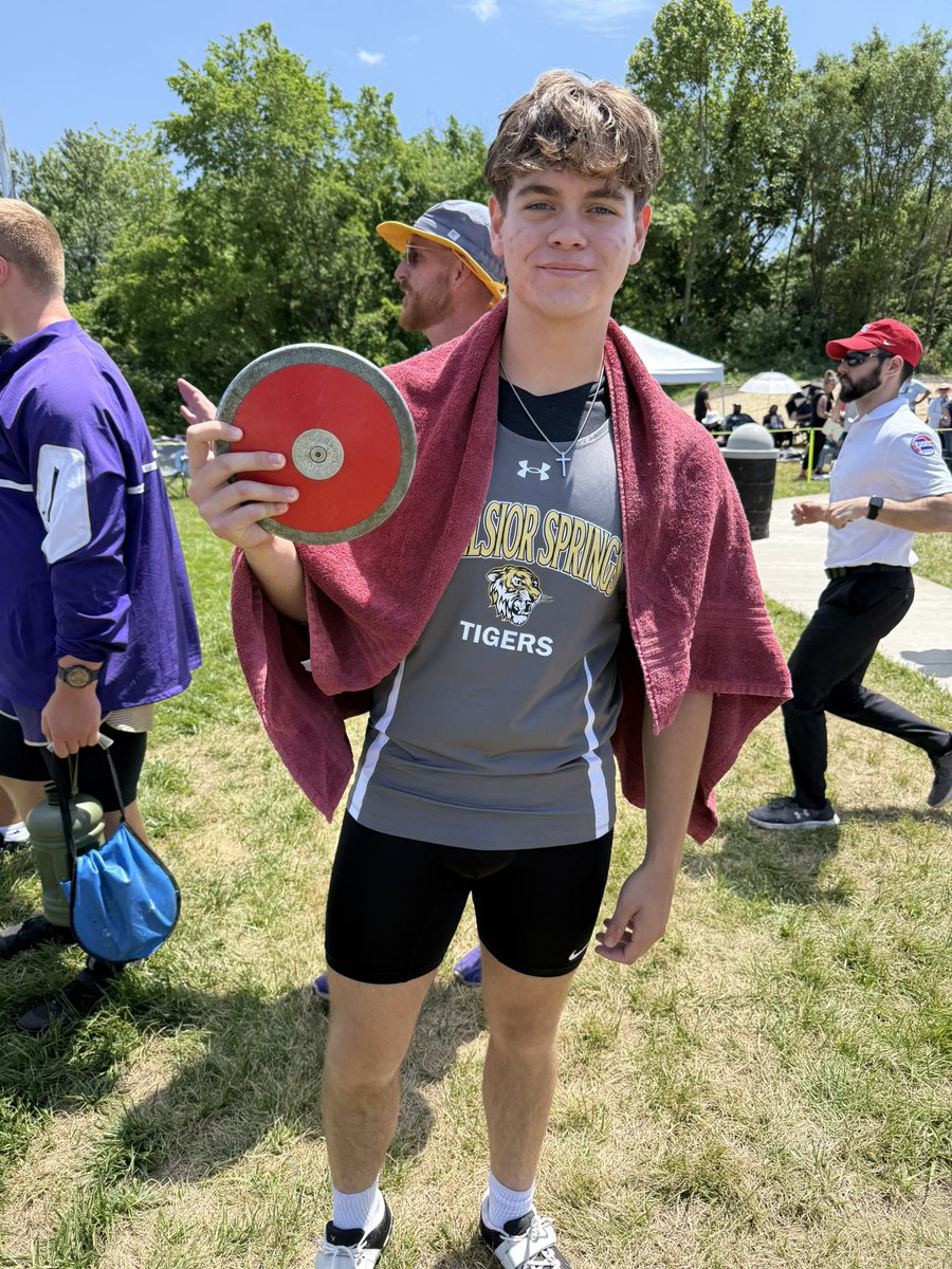 ESHS Track & Field (@eshs_track) on Twitter photo Luke Milledge gets 4th at sectionals in the discus and qualifies for state to throw on Saturday in Jefferson City #ESHSstateTnF <a href="/ESHS_Activities/">ESHS Activities</a> <a href="/HS_ESSD40/">ES High School</a> <a href="/ESHS_Track/">ESHS Track & Field</a> Luke Milledge gets 4th at sectionals in the discus and qualifies for state to throw on Saturday in Jefferson City #ESHSstateTnF <a href="/ESHS_Activities/">ESHS Activities</a> <a href="/HS_ESSD40/">ES High School</a> <a href="/ESHS_Track/">ESHS Track & Field</a>