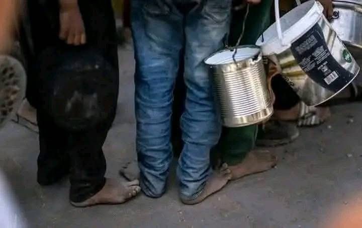 لا طعام ولا أحذية ولا اى شىء ف غــ.. ــزة 💔