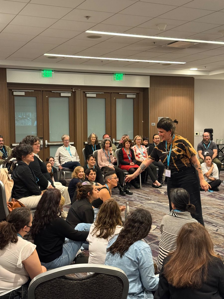 LASAweb's tweet photo. 🫶🏻Colectivo #Lastesis nos acompañan hoy con el taller:
Collage feminista-político: estrategias interdisciplinarias para la performance.
#lasa2025 https://t.co/vjcL4pOtaG