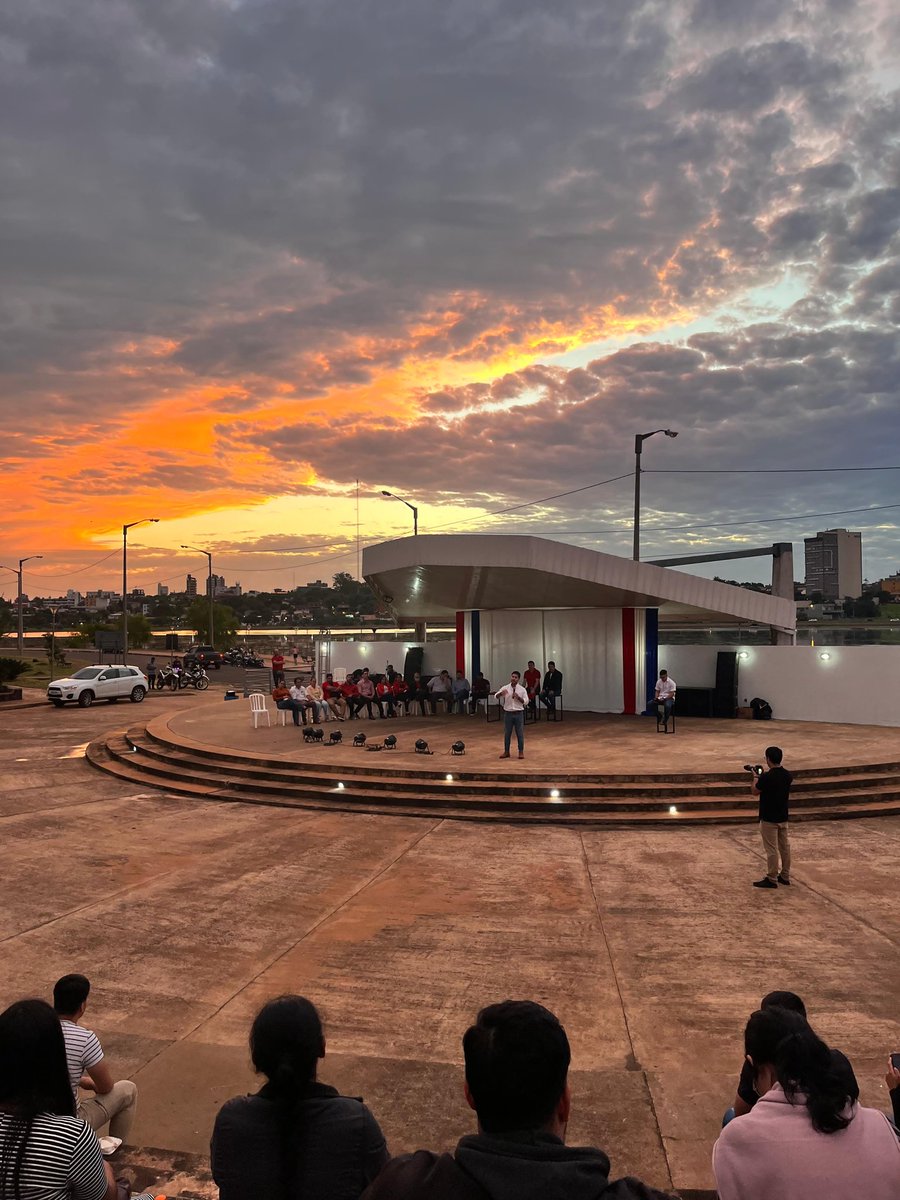 Reunión histórica de la Comisión de la Juventud. Agradecemos a los expositores, <a href="/WalterGCpy/">Walter Gutiérrez</a> y José Duarte, sus magníficas ponencias sobre patriotismo y juventud.