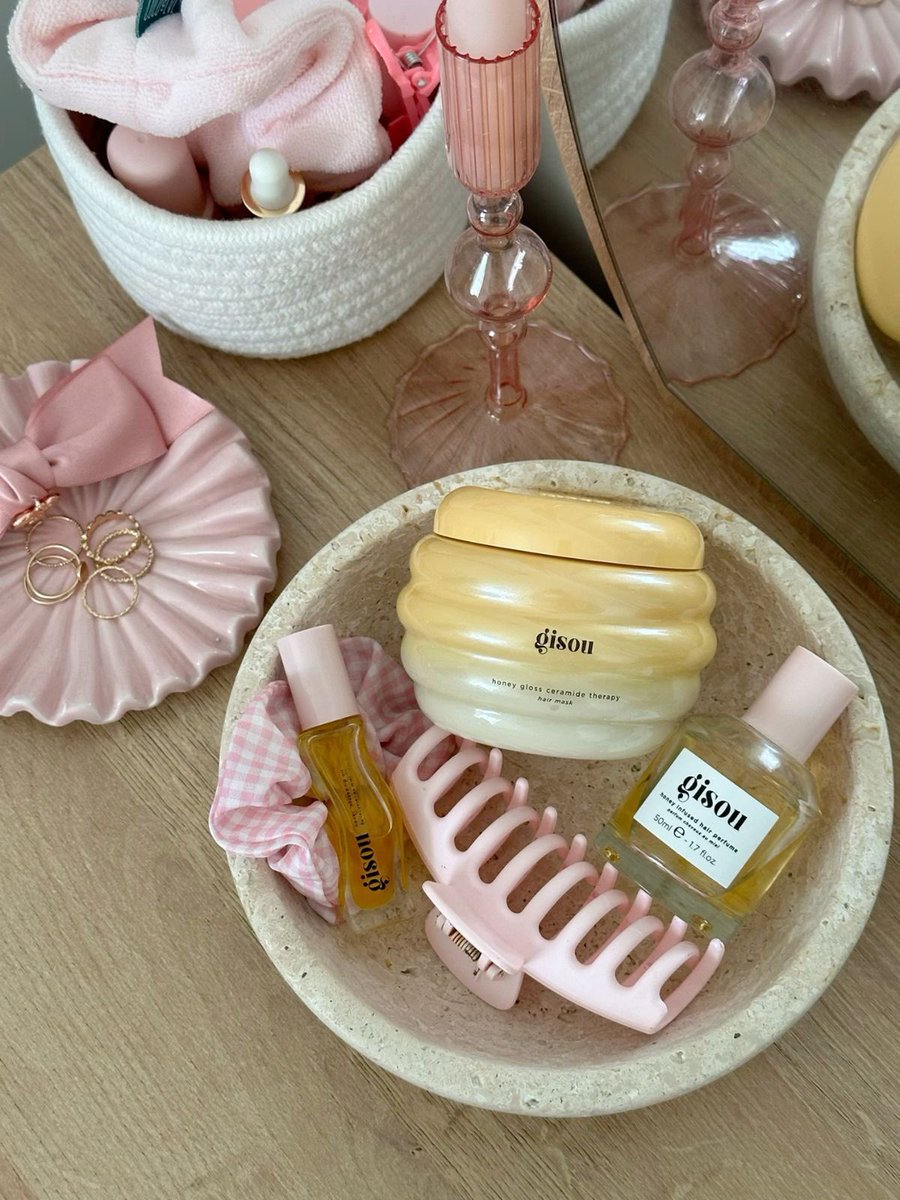 queenvibes0's tweet image. MOOD 🍯